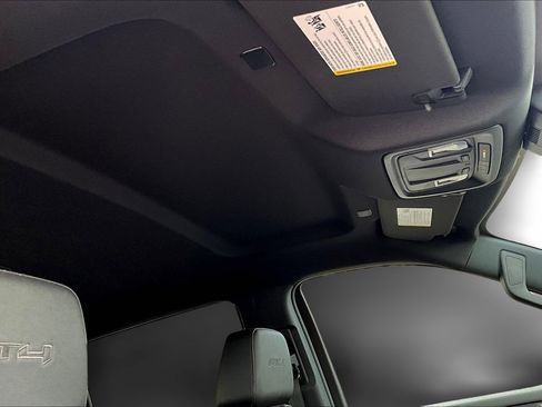 Used 2023 GMC Sierra 1500 AT4 image 19