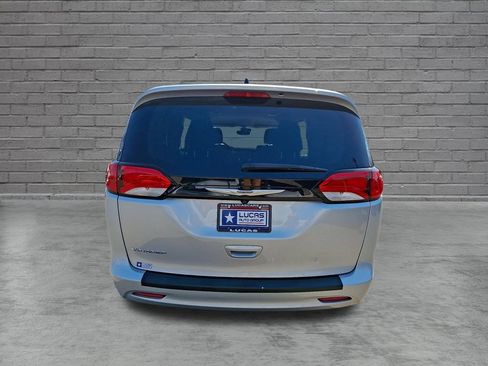 Used 2023 Chrysler Voyager LX FWD image 10