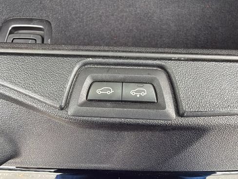 Used 2019 BMW X7 xDrive40i w/ Premium Package AWD/4WD image 16