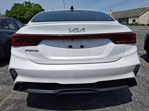Used 2024 Kia Forte LXS FWD image 3