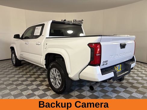 Used 2025 Toyota Tacoma SR5 AWD/4WD image 7