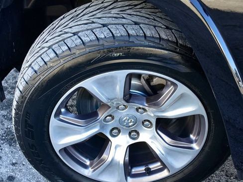 Used 2022 RAM 1500 Laramie AWD/4WD image 33