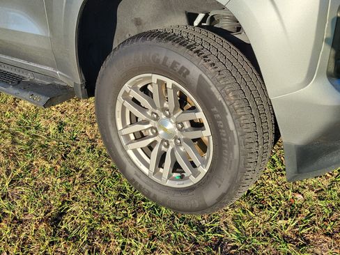 Used 2023 Chevrolet Colorado LT w/ LT Convenience Package image 9