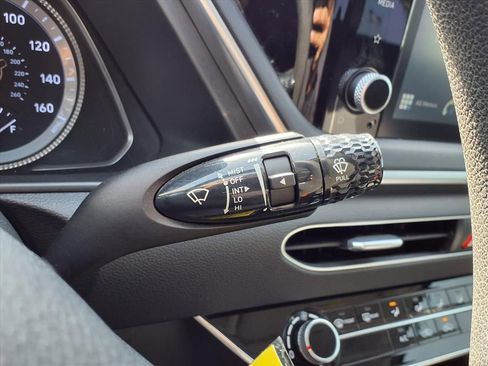 Used 2021 Hyundai Sonata SE image 16