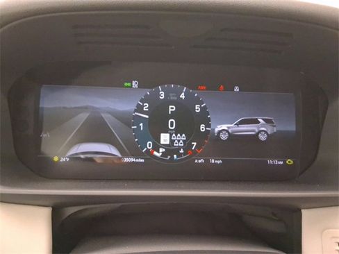 Used 2024 Land Rover Discovery S image 25