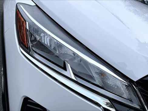 Used 2024 Nissan Kicks S image 27