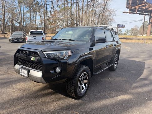 Used 2017 Toyota 4Runner TRD Off-Road image 2