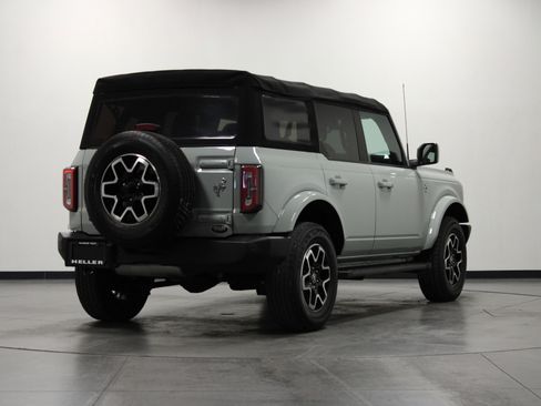 Used 2022 Ford Bronco Outer Banks image 4