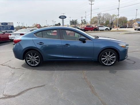Used 2018 MAZDA MAZDA3 Touring image 8