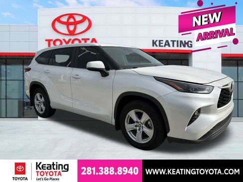 Used 2023 Toyota Highlander LE AWD/4WD image 1