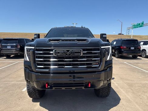 Used 2025 GMC Sierra 2500 AT4 w/ AT4 Premium Plus Package AWD/4WD image 2