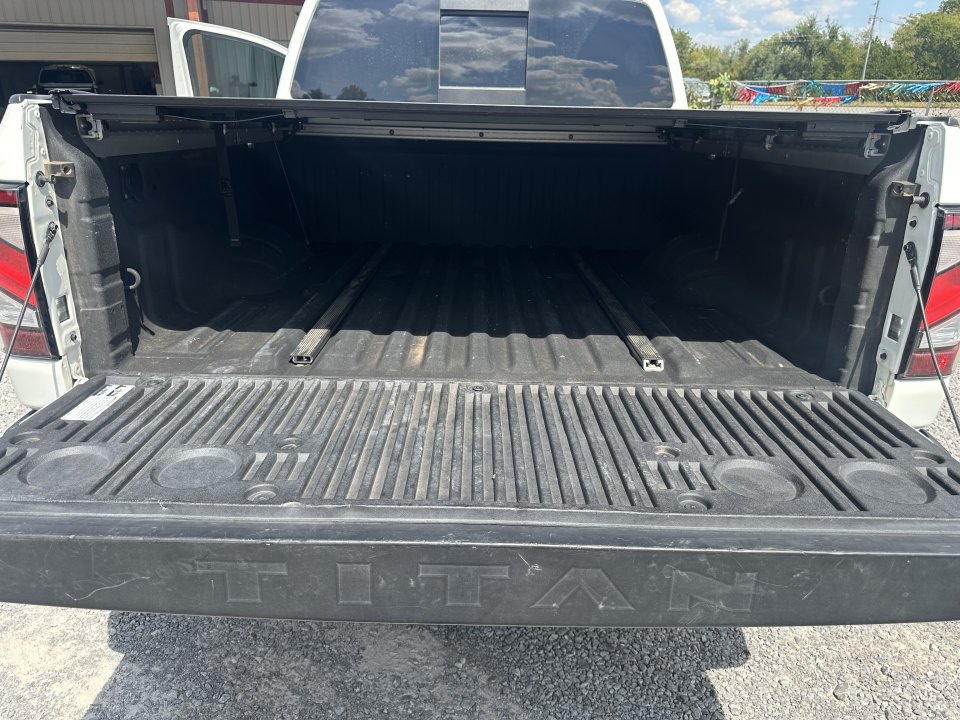 Used 2020 Nissan Titan PRO-4X w/ Pro-4x Convenience Package AWD/4WD image 23