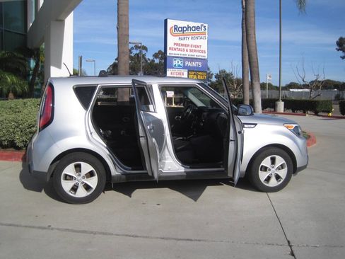 Used 2015 Kia Soul image 25