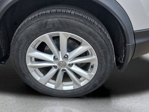 Used 2017 Nissan Rogue Sport SV AWD/4WD image 30