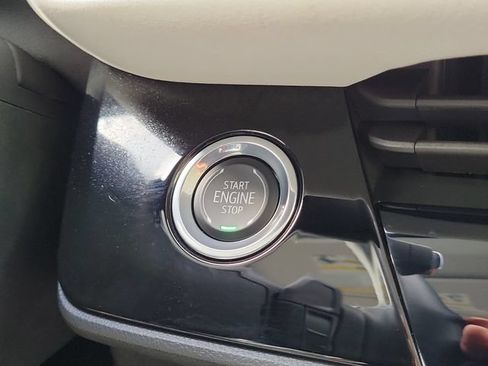 Used 2024 Buick Envision Avenir AWD/4WD image 25