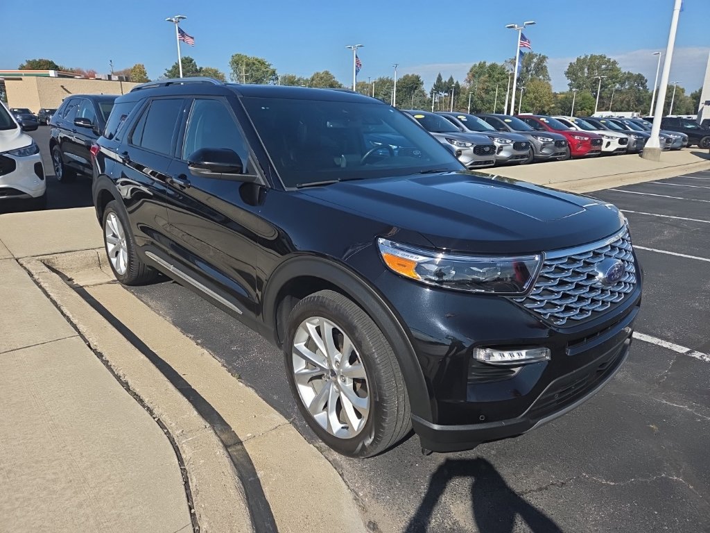 Used 2024 Ford Explorer Platinum w/ Technology Package AWD/4WD image 2