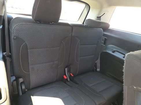 Used 2021 GMC Acadia SLE FWD image 41