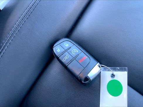 Used 2019 Jeep Grand Cherokee Limited image 14