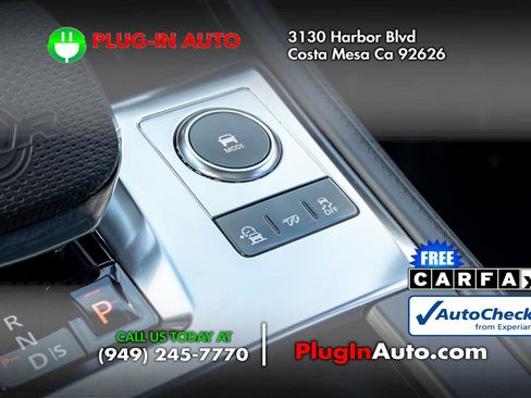 Used 2021 Jaguar F-PACE SVR image 32