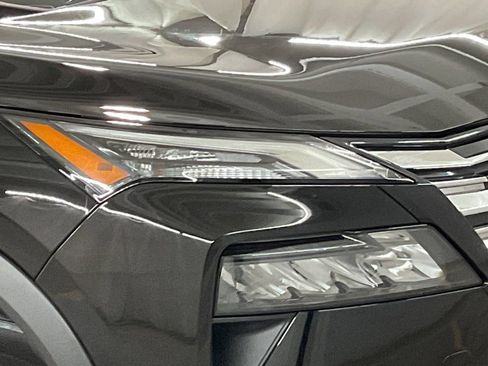 Used 2024 Nissan Rogue SV AWD/4WD image 29
