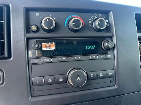 New 2025 Chevrolet Express 3500 Work Van w/ Driver Convenience Package image 21