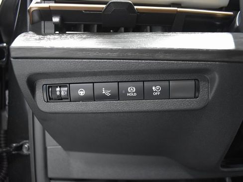 Certified 2023 Nissan Ariya AWD image 18