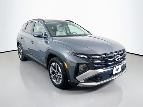 Used 2025 Hyundai Tucson SEL FWD image 3