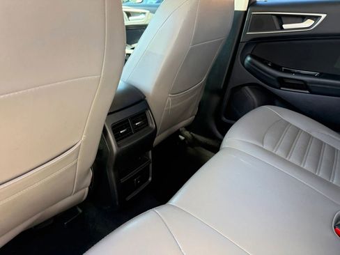 Used 2019 Ford Edge SEL FWD image 24