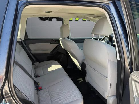 Used 2015 Subaru Forester 2.5i Premium w/ All-Weather Package AWD/4WD image 21