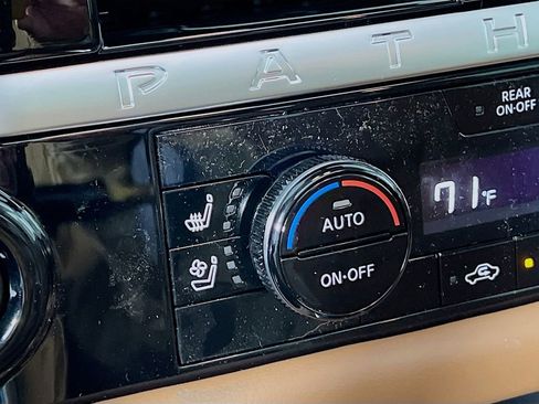 New 2026 Nissan Pathfinder Platinum image 18