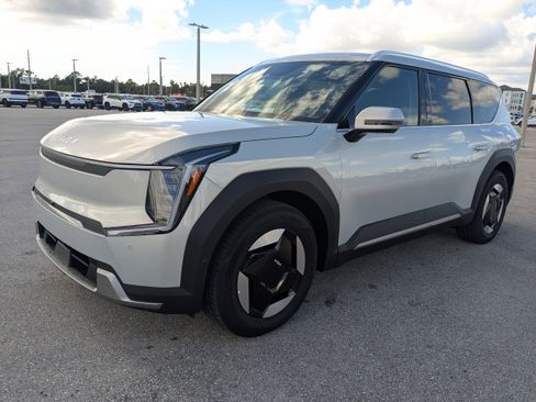 New 2026 Kia EV9 Wind image 9