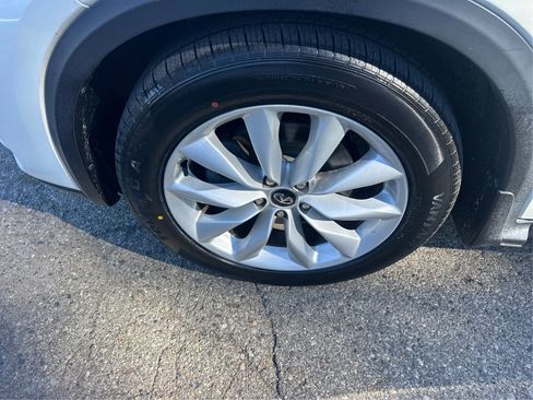 Used 2019 INFINITI QX50 Essential w/ Premium Heat Package image 24