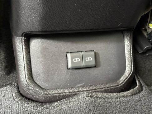 Certified 2023 Toyota Highlander XLE image 41