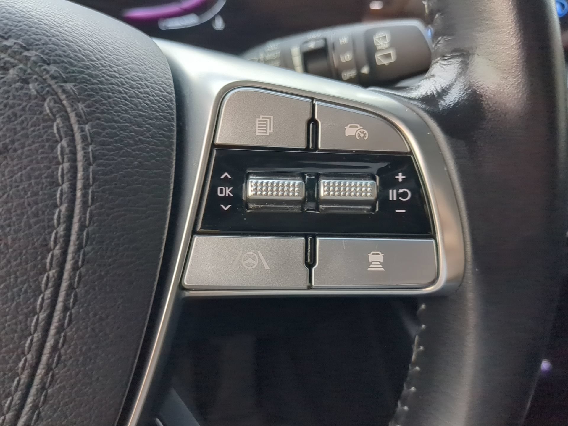 Used 2024 Kia Telluride LX AWD/4WD image 66