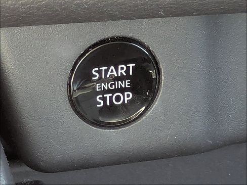 Used 2025 Nissan Rogue SV AWD/4WD image 26