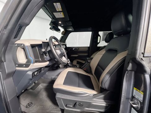 Used 2023 Ford Bronco Wildtrak AWD/4WD image 14