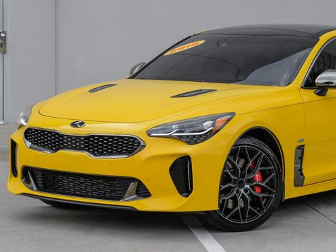 Used 2018 Kia Stinger GT2 AWD/4WD image 8