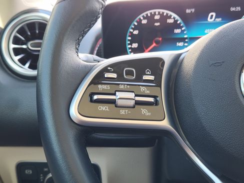 Certified 2022 Mercedes-Benz GLB 250 4MATIC image 29