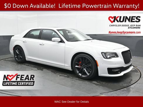 Used 2023 Chrysler 300 C RWD image 1