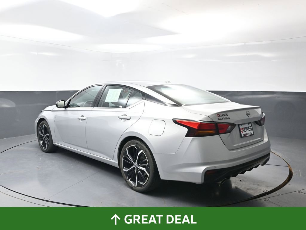 Used 2024 Nissan Altima 2.5 SR FWD image 12