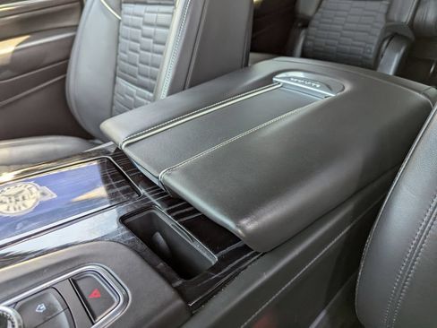 Used 2023 Cadillac Escalade V AWD/4WD image 32