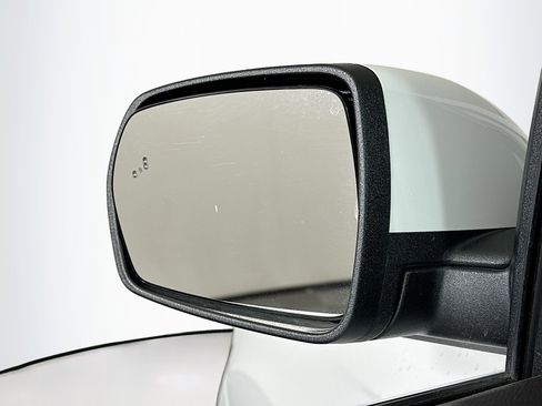 Used 2024 Ford Edge SEL image 16