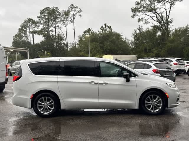 Used 2026 Chrysler Pacifica Select FWD image 7