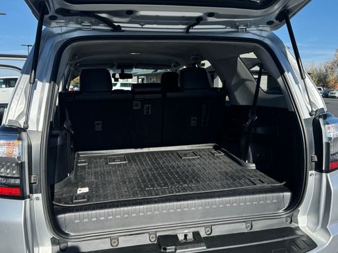 Used 2018 Toyota 4Runner SR5 Premium image 31