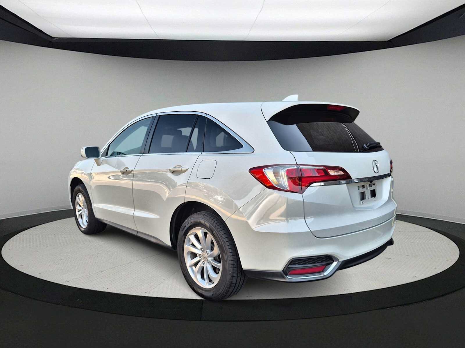 Used 2017 Acura RDX w/ Technology Package AWD/4WD image 6