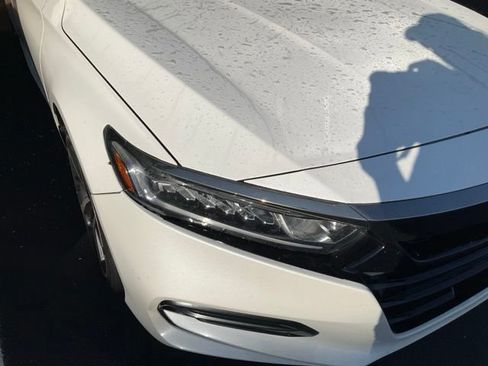 Used 2018 Honda Accord Sport image 2