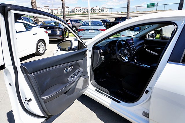 Used 2024 Nissan Sentra SV FWD image 46