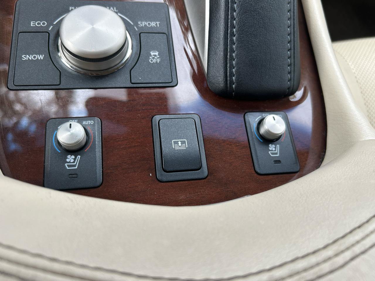 Used 2017 Lexus LS 460 w/ Comfort Package RWD image 35
