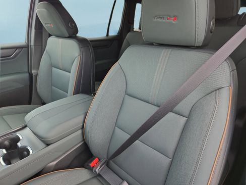 New 2026 GMC Acadia AT4 w/ LPO, Floor Liner Package AWD/4WD image 17