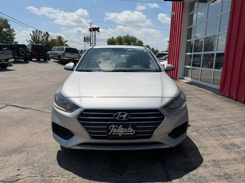 Used 2020 Hyundai Accent SE FWD image 3